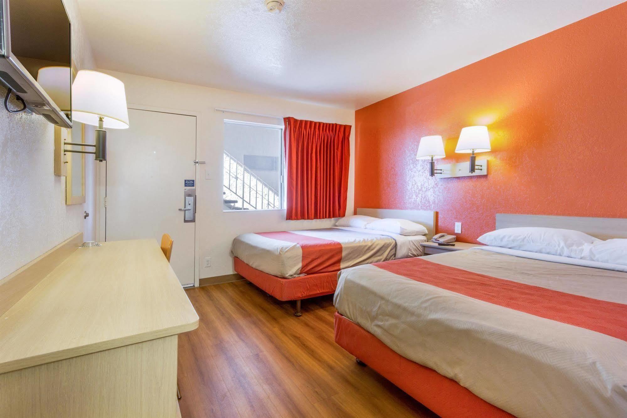 Motel 6-Phoenix, Az - North Bell Road מראה חיצוני תמונה