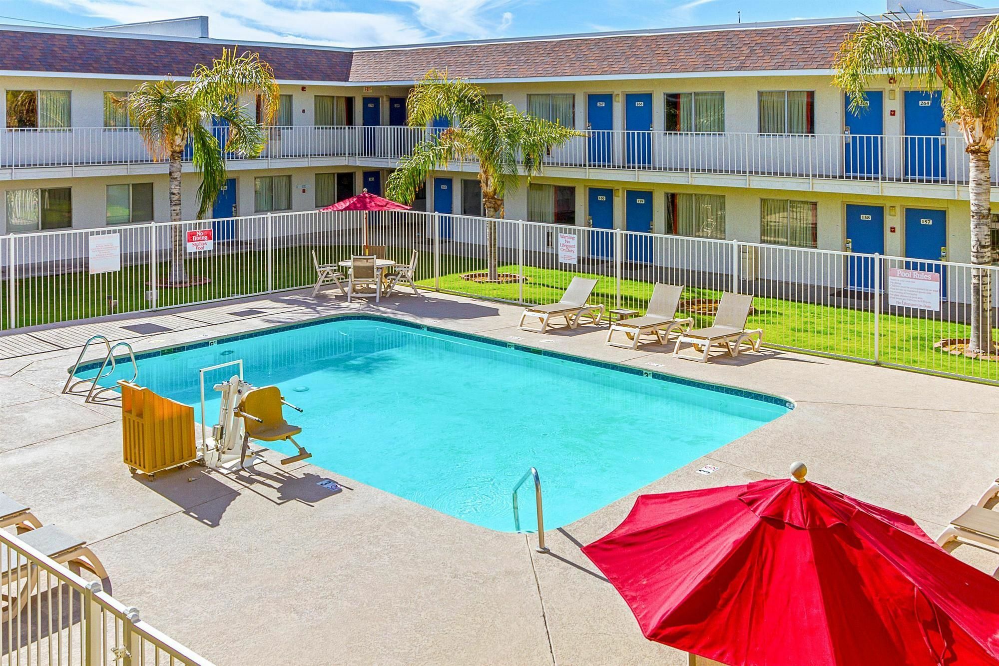 Motel 6-Phoenix, Az - North Bell Road מראה חיצוני תמונה